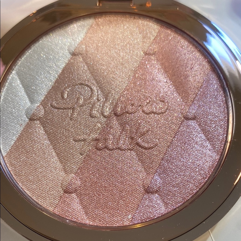 PILLOW TALK MULTI-GLOW
ROMANCE LIGHT - DISCONTINUED